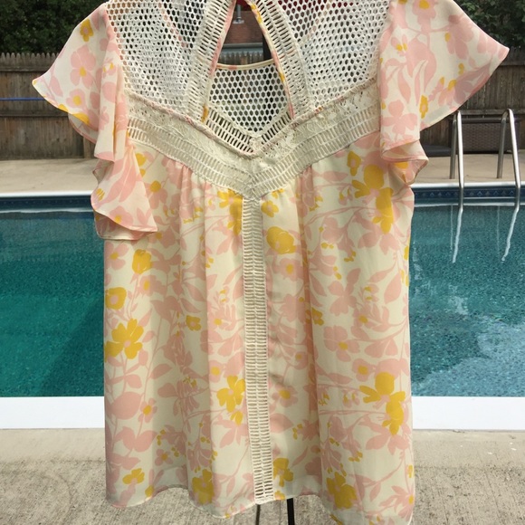 Anthropologie Spring Floral Top, Size 4 - Picture 2 of 2